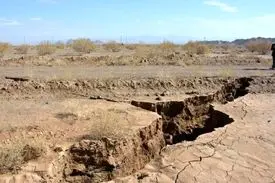 کارشناس محیط زیست :اگر پدیده فرونشست زمین ادامه پیدا کند ایران به منطقه غیرقابل سکونت تبدیل میشود