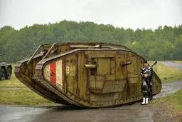 با ۱۹ خودروی نظامی عجیب تاریخ آشنا شوید!