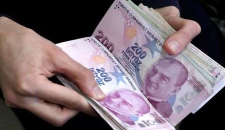 ارزش لیر باز هم افت کرد