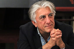 رضاکیانیان:اگربه دموکراسی معتقدید بگزارید هرکس عقیده خودش را داشته باشد