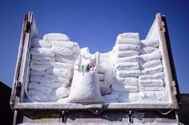 کشف ۱۲تن روغن و ۲۵تن آرد یارانه ای قاچاق در استان گلستان