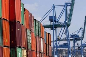 ۳۲هزارتن روغن از بندر شهید رجایی ترخیص شد