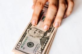 پوند انگلیس چند؟