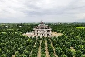 داستان کاخ پرحاشیه سیمرغ مازندران چیست؟