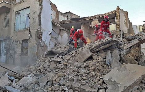 ریزش ساختمان ۴ طبقه و دو فوتی