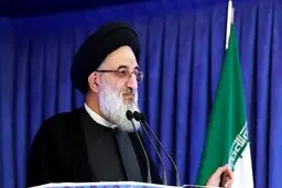 امام جمعه کرج سگ گردانی و بدحجابی از مصادیق هویت زدایی فرهنگی ست / در قانون داریم که تظاهر به غرب گرایی ممنوع است