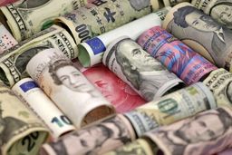 صادرکنندگان برای فروش ارز به صف شدند