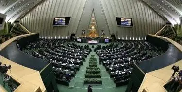 وزیر صمت اسامی نمایندگان تهدیدکننده را به وزارت اطلاعات تحویل دهد