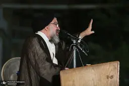 می‌گویند بین شاه و جمهوری اسلامی شاه را انتخاب می‌کنیم؛ علما ماه شب چهارده هستند
