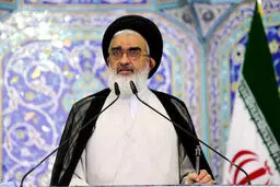 امام جمعه قم: قائل به حجاب اجباری در حوزه شخصی و خصوصی نیستیم