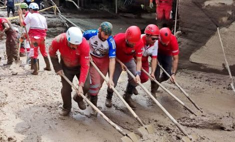 عملیات خارج کردن گل و لای امامزاده داود(ع) پایان یافت