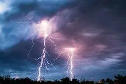 مرگ دو خوزستانی بر اثر صاعقه