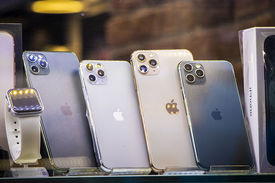 ارزی برای موبایل نداریم/ منتظر گرانی گوشی باشید