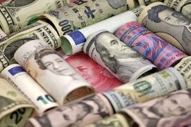 دلار و یورو چند؟