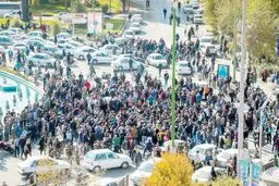 با مجوز اعتراض کنید