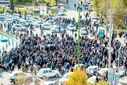 با مجوز اعتراض کنید