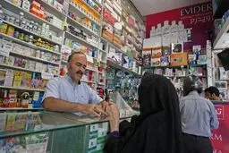 سخنگوی دولت: قیمت دارو برای مصرف‌کننده ثابت می‌ماند
