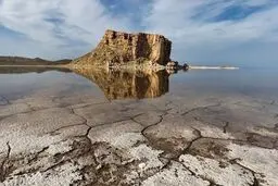 در رثای دریاچه اُرومیه