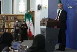 به صورت قطعی و جدی ارتباط ضارب سلمان رشدی با ایران را تکذیب می‌کنیم