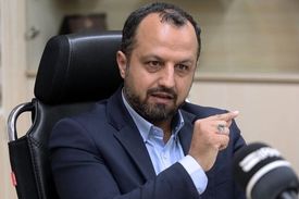 به هر خارجی که ۱۰۰ هزار دلار وارد ایران کند، اقامت می‌دهیم