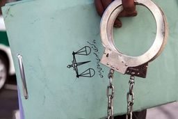 رشوه ۱۰۰ سکه‌ای آقای مدیر!