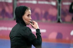 فیفا : داوران زن هم باید برای بازی مردان در ایران قضاوت کنند
