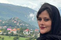 گشت ارشاد غیرقانونی است‌