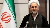 مردم مراقب باشند و فریب جریانات انحرافی را نخورند