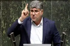 حیدری، نایب‌رئیس کمیسیون امنیت ملی مجلس: نماینده‌ای که هنوز به مجلس نیامده و درباره بمب هسته‌ای اظهار‌نظر می‌کند، نماینده نیست./ اگر مقام معظم رهبری اجازه دهند دانشمندان ما بمب هسته‌ای می‌سازند.