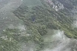 امدادگران به محل بالگرد سانحه‌دیده حامل رئیس جمهور رسیدند