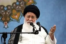 علم الهدی: سازش در مقابل جریان‌های انحرافی به خاطر رضایت عده‌ای، پذیرفته نیست؛ از هیچ نبردی نباید روی‌گردان باشیم