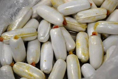 یک کیلو و ۶۳۰ گرم مواد مخدر در معده دو مسافر