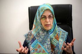 آذرمنصوری: قانون حجاب اجباری لغو و گشت ارشاد باید جمع شود!