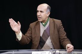 پازوکی، اقتصاددان: آزادی حجاب به نفع اقتصاد کشور، مذهب و مذهبیون است./ دولت ۳۳ ماه است که برسر‌کار آمده اما هنوز استراتژی اقتصادی آن مشخص نیست!/ مگر مشکل امروز کشور آزادسازی جت شخصی است؟