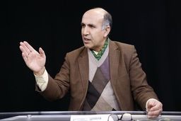 پازوکی، اقتصاددان: آزادی حجاب به نفع اقتصاد کشور، مذهب و مذهبیون است./ دولت ۳۳ ماه است که برسر‌کار آمده اما هنوز استراتژی اقتصادی آن مشخص نیست!/ مگر مشکل امروز کشور آزادسازی جت شخصی است؟