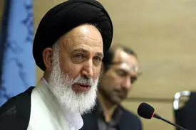 آیت الله ایازی: اگر شما می‌خواهید نهی از منکر کنید هیچ تناسب دینی و شرعی با این ندارد که یک آقا، خانمی را در خیابان بغل می‌کند و در یک ون می‌اندازد، این رفتار با کدام دستور شرعی سازگار است که یک مرد نامحرم چنین کاری را برای مبارزه با بی حجابی انجام دهد؟؟