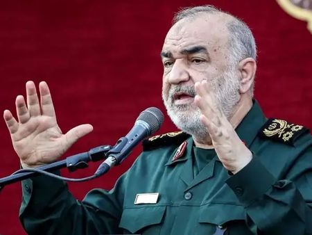 رفع محرومیت تنها با عمل انقلابی امکان پذیر است