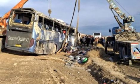 حادثه مرگبار واژگونی اتوبوس در نجف‌آباد اصفهان