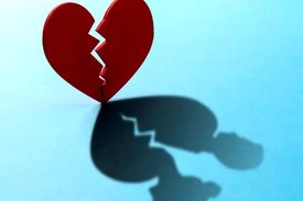 پایان زندگی عاشقانه زیر سایه سنگین فشار اقتصادی