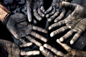 کارگران: جمعیتی بزرگ، اما بی‌تأثیر در تصمیم‌گیری‌ها