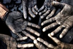 کارگران: جمعیتی بزرگ، اما بی‌تأثیر در تصمیم‌گیری‌ها