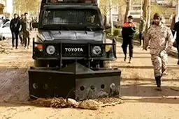 خودروهای ضد شورش در لرستان چه می کنند؟! + فیلم