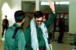 تصاویر کمتر دیده‌شده رهبر انقلاب در لباس پاسداری و ۱۰ تعبیر ایشان درباره سپاه