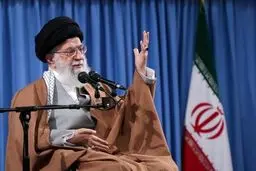 رهبر انقلاب: گربه‌رقصانی آمریکا علیه سپاه به جایی نخواهد رسید