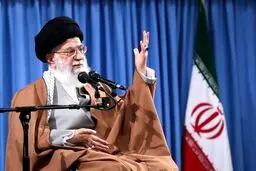 رهبر انقلاب: گربه‌رقصانی آمریکا علیه سپاه به جایی نخواهد رسید