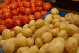 علت گرانی پیاز، سیب زمینی و گوجه فرنگی چیست؟