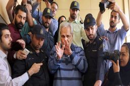 پشت‌پرده لغو اکران «رحمان ۱۴۰۰» / خطای یک کارگردان، زیان سینماداران