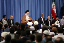 دیدار شرکت‌کنندگان در مسابقات بین‌المللی قرآن با رهبر انقلاب