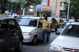 نفوذ خبرنگار به باند مافیایی شیشه‌شورها / صاحب چهارراه‌های پایتخت کیست؟