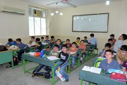 معلمان ابتدایی به خاطر مزایا در مقاطع بالا تدریس می‌کنند